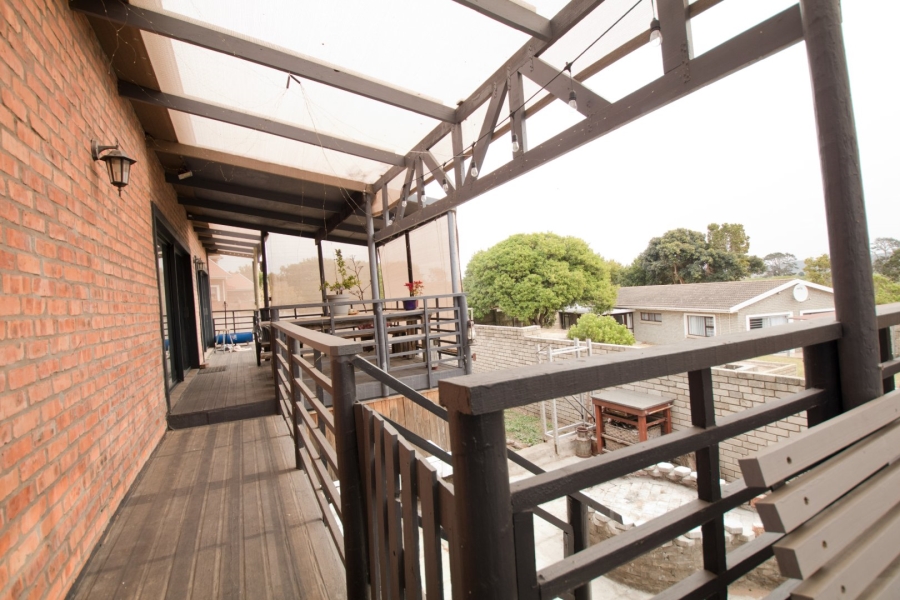 4 Bedroom Property for Sale in Fraaiuitsig Western Cape